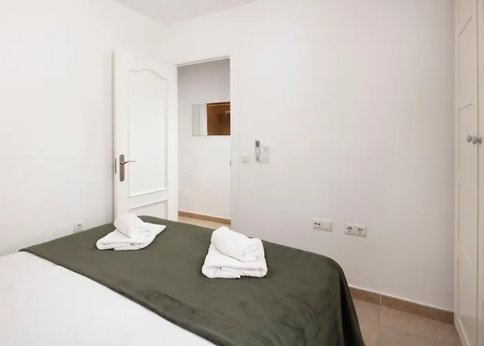 Апартаменты Cosy In Lagunas - Sleeps 4